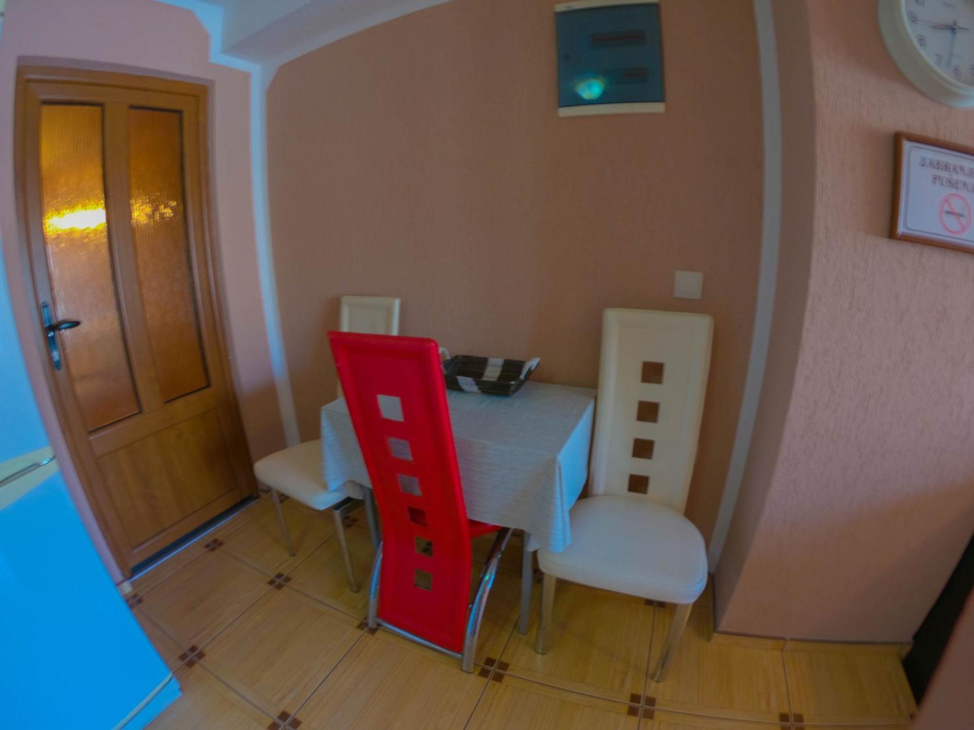Porto Del Sole Apartments Тиват Екстер'єр фото