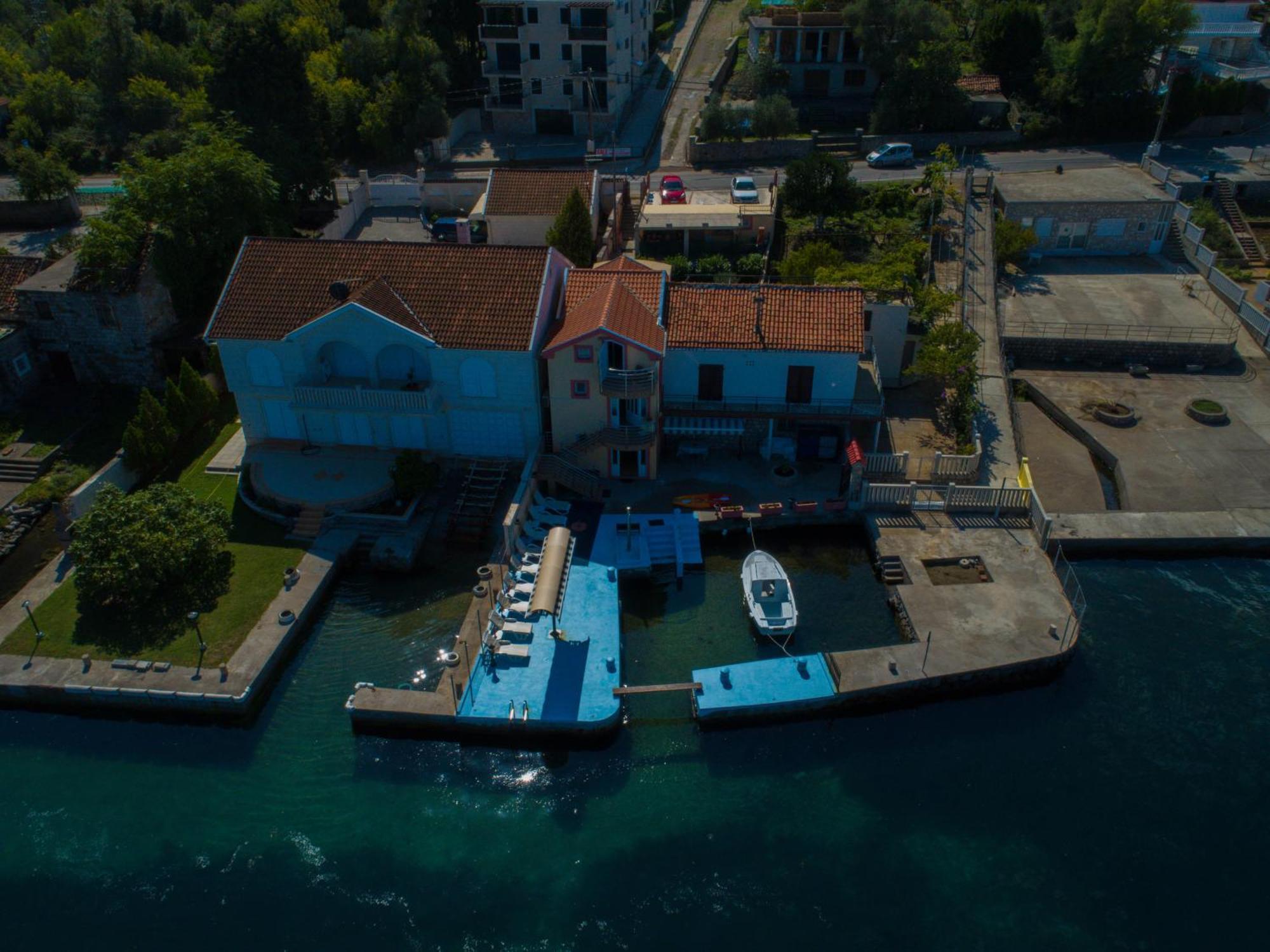 Porto Del Sole Apartments Тиват Екстер'єр фото