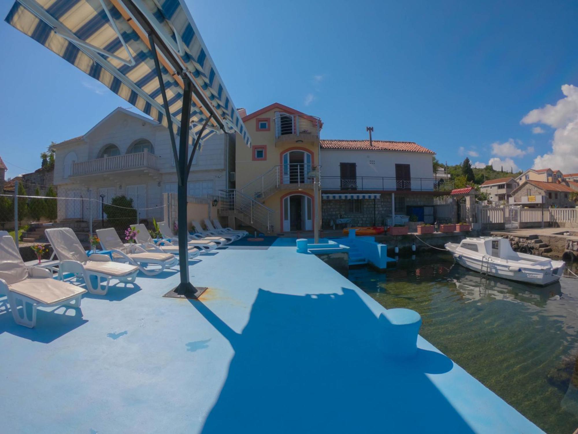 Porto Del Sole Apartments Тиват Екстер'єр фото