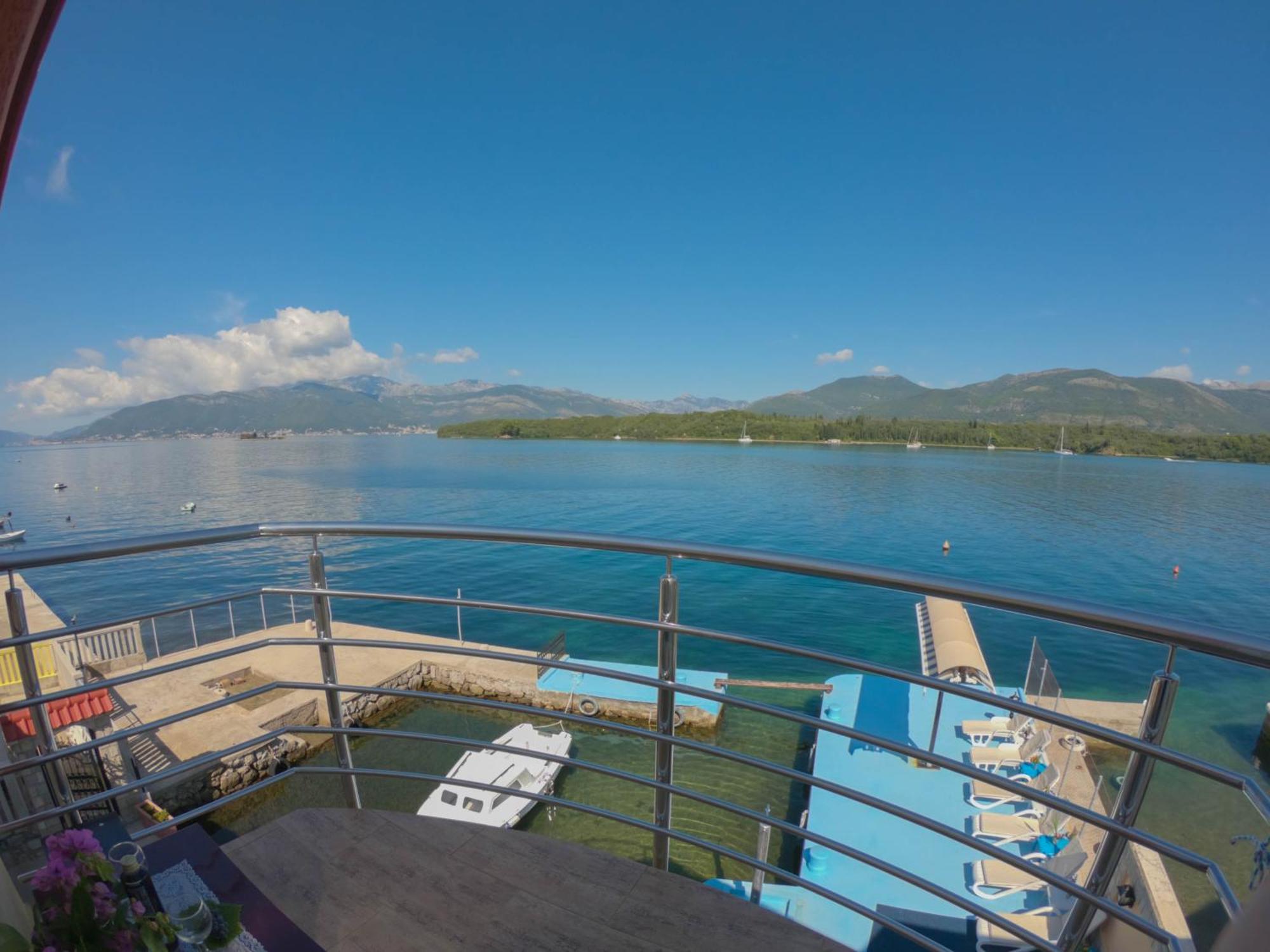 Porto Del Sole Apartments Тиват Екстер'єр фото