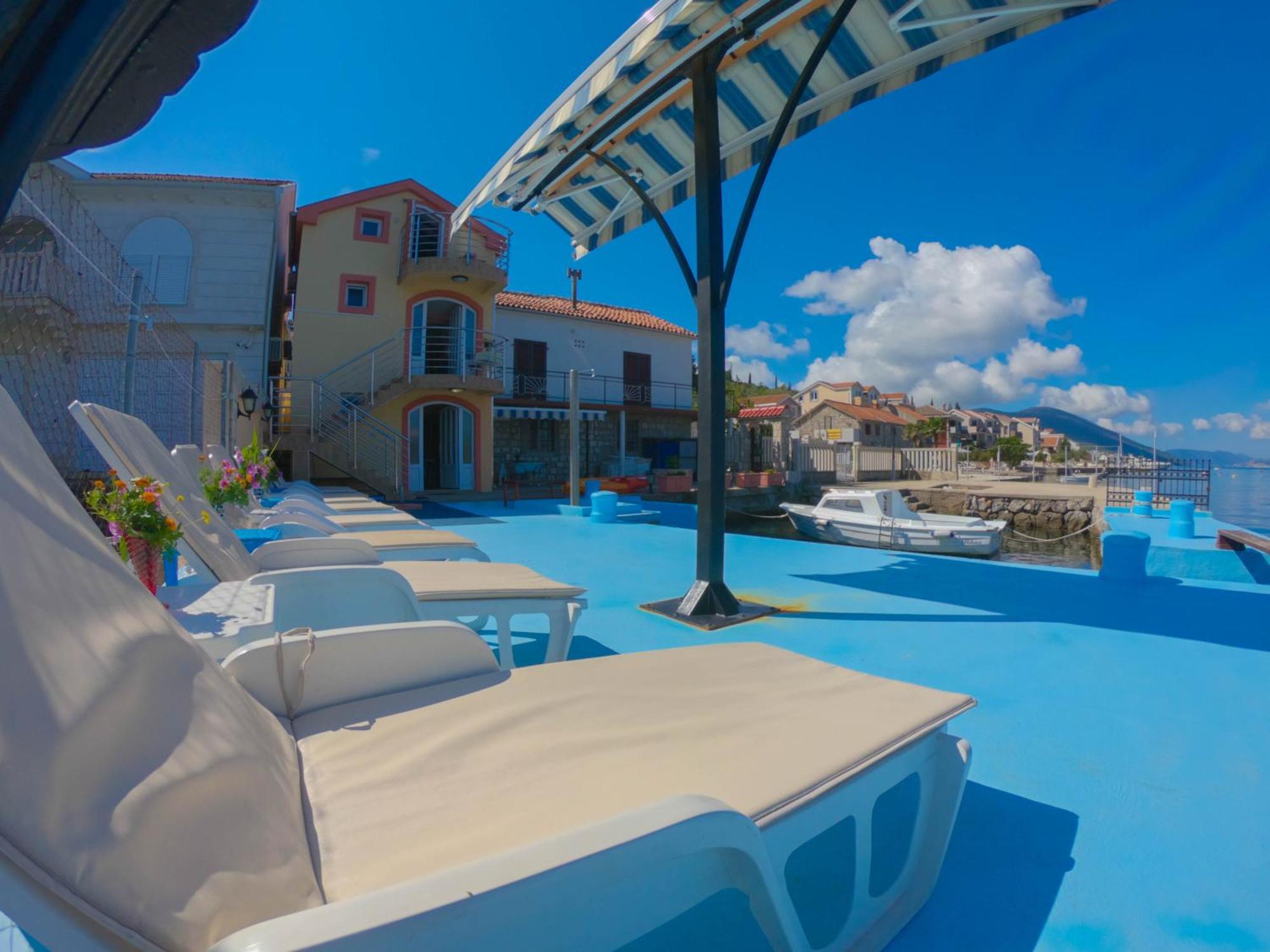 Porto Del Sole Apartments Тиват Екстер'єр фото